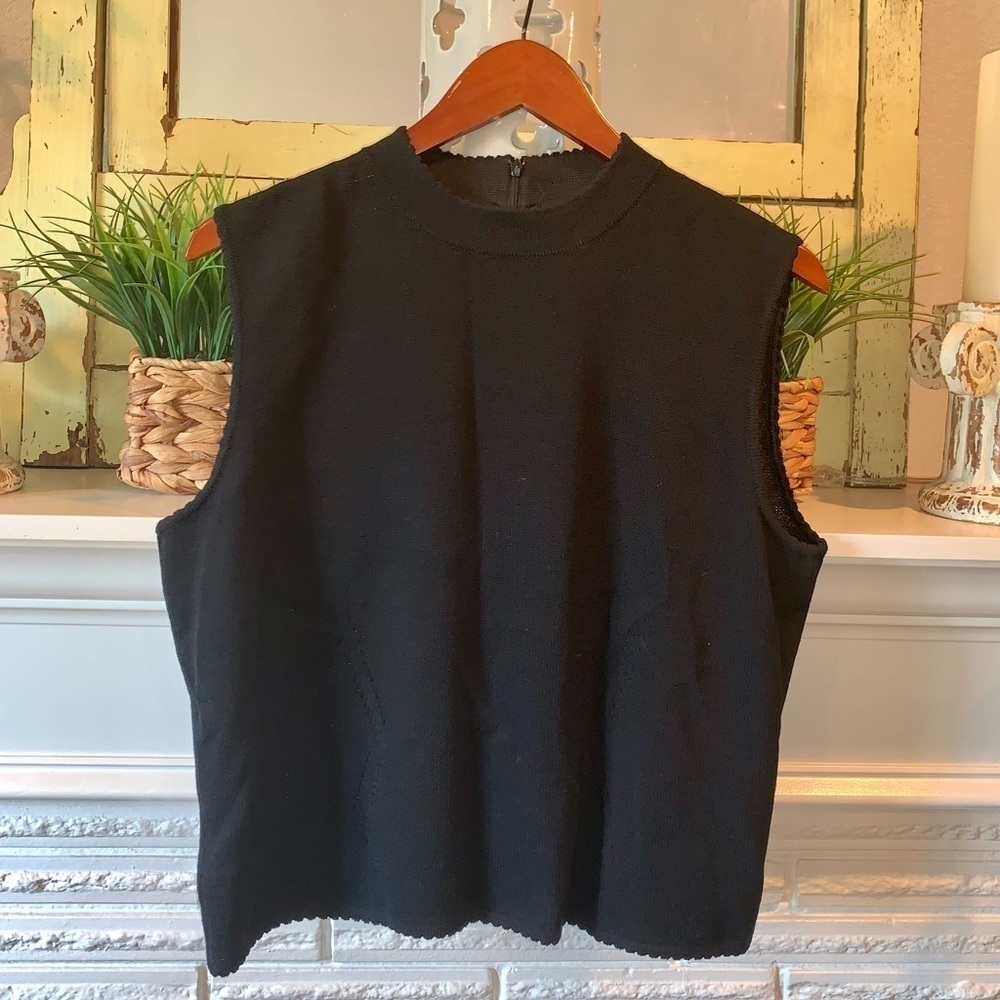 ST. JOHN Black Santana Knit Scallop Trim Sleeveless Mock Neck Blouse Size Large